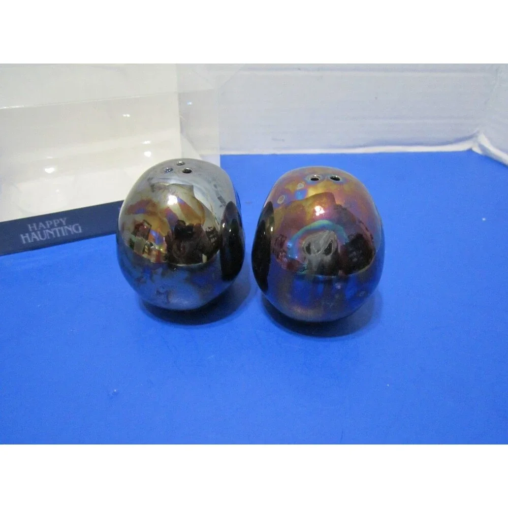 NEW Halloween Skulls Salt & Pepper Shaker Fall Decor  Happy Haunting Ceramic